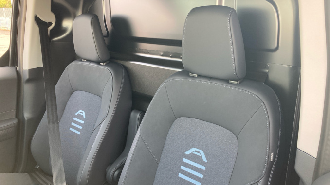 Ford Transit Courier Diesel 1.5 EcoBlue Active Van - Image 31